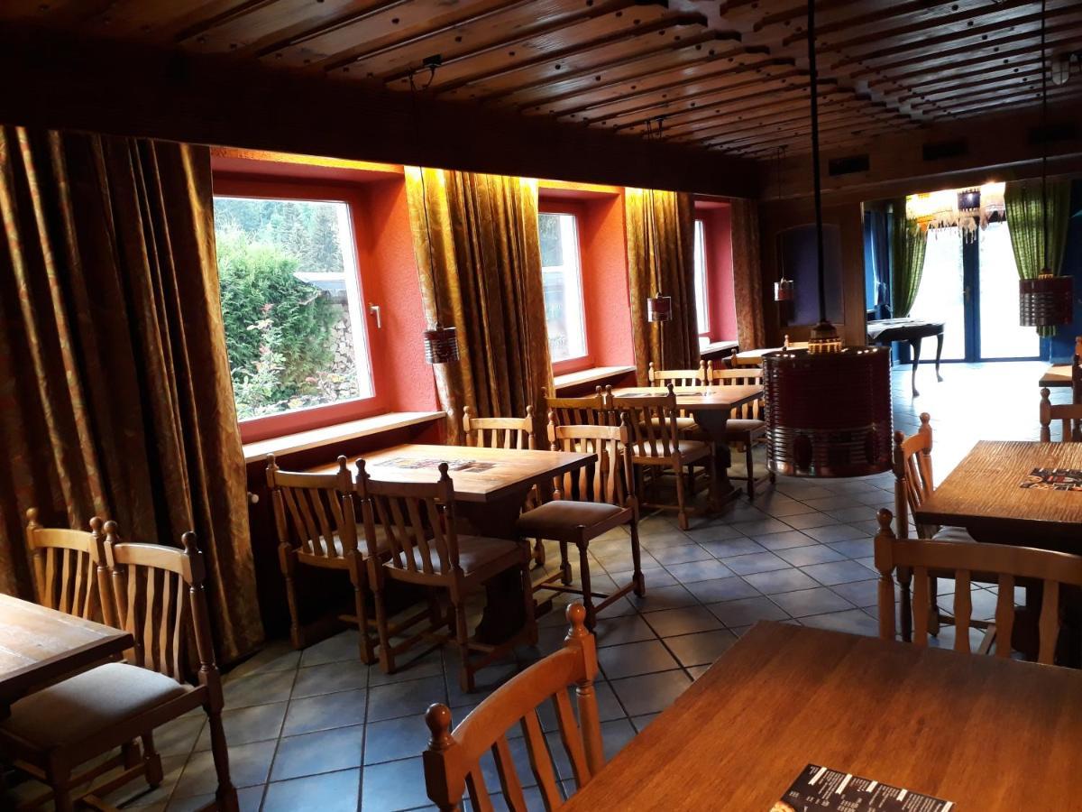 Pizzeria A Penzion Banderas ไบเออริช ไอเซินชไตน์ ภายนอก รูปภาพ